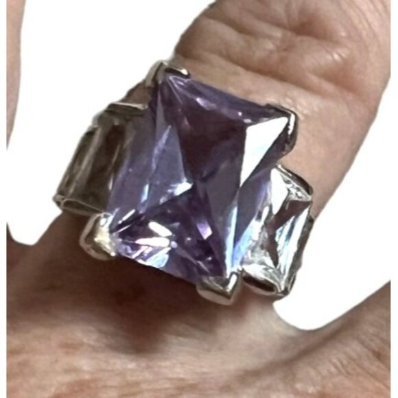 Light Purple and Diamond Baguette Ring Cubic Zirconia Sz 7 Womens Silver Band an - Picture 4 of 16